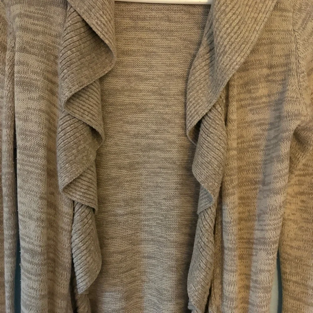 Sylvie & Mado Mill Valley Ca. Knit Ruffle Open Cardigan - Picture 3 of 12